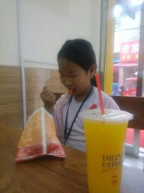 详情介绍紧靠翟庄中心小学,人流量大,生意好,可以