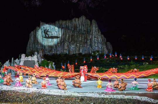 我想去世界上最大的峡谷实景剧场看一场《龙船调》