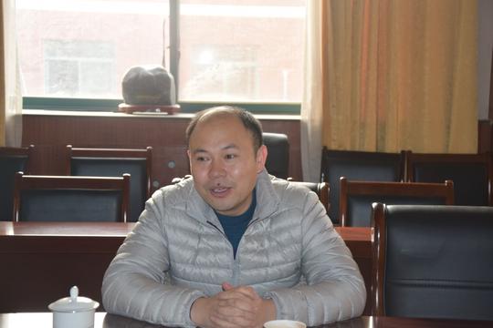 材料学院在讲述培养大学生创新创业能力时,范俊峰结合自身创新创业