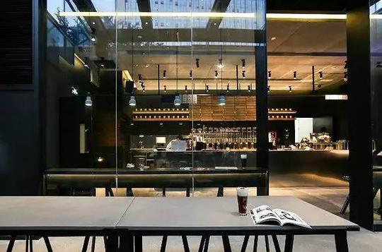 与一杯茶热恋的90后创业者:他如何将「喜茶」做到开店