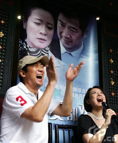 剧搞笑-以中年人的情感危机为焦点的《想爱都难》讲述的是"单身母亲"叶丽