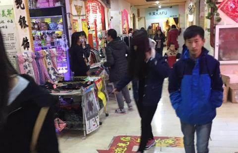 中山西王紧邻石家庄职业技术学院商业街商铺15平