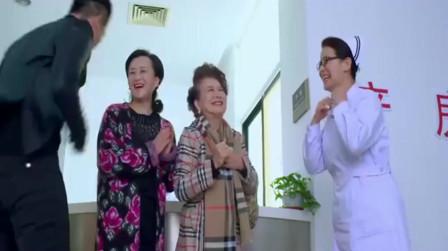 杜鹃生女儿韩丁高兴到尖叫，婆婆不重男轻女真好，这一幕太幸福了!
