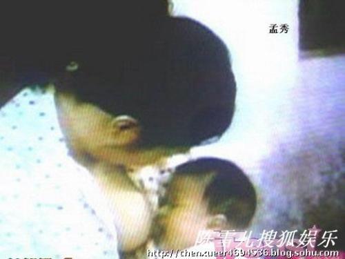 公众场合哺乳争议大