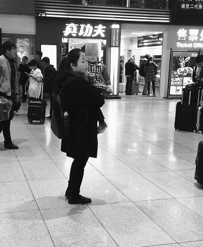 北京南站“差钱买票”骗局曝光
