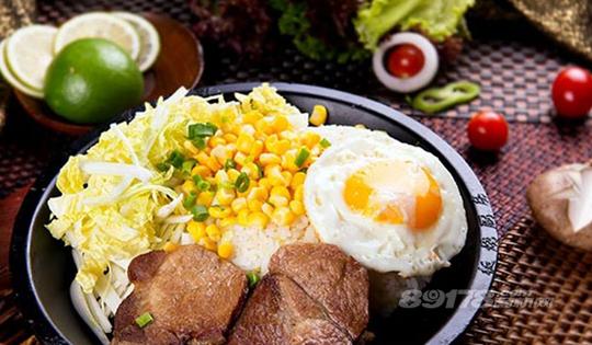 板烧厨房怎么样?菜品好吃店内生意很稳定.