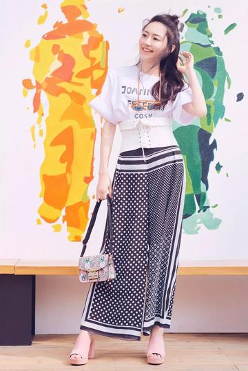 黄梦莹打成龙杨幂表情