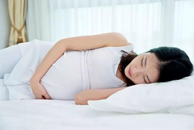 避免伤到胎儿孕妇睡觉要注意些什么