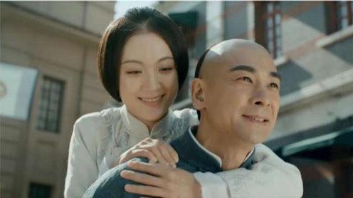 霍元甲怕老婆走路累叫了一辆黄包车，被拒绝后直接把老婆背起来，宠妻狂魔!