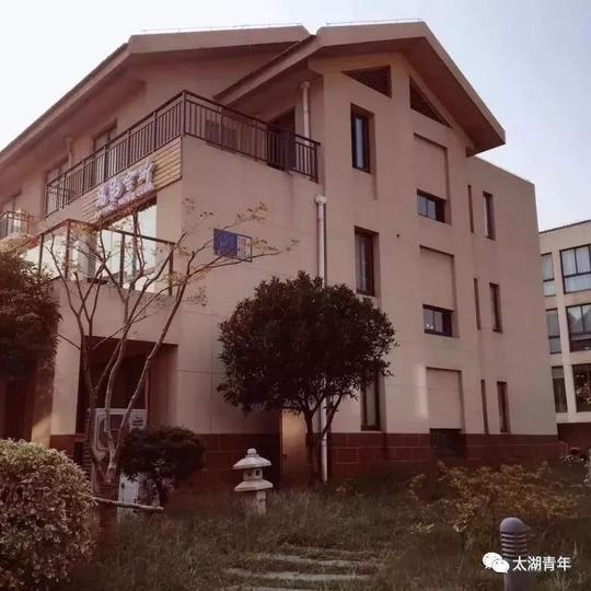 通过后台发给小编*奖品由品影会所提供地址:钱荣路勤新科技创业园10
