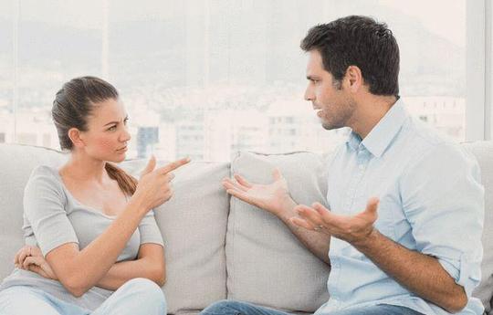 我婆家好一个大姑子|婆家拆迁婆婆送我一套房，过户第二天，姑姐就来砸了我的家