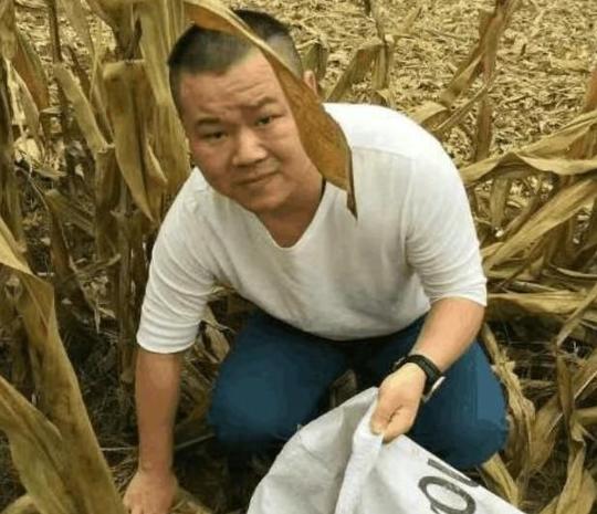 刘强东回到农村做饭,赵丽颖干农活,而她却呵斥村民拍照!