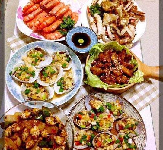 朋友喊我合伙改善伙食,不想50元能吃到这样的美食