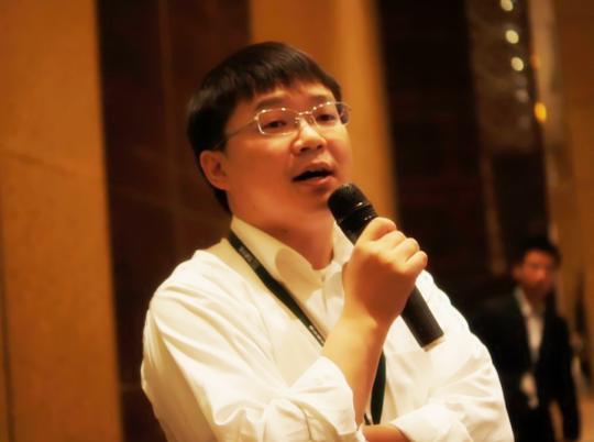 鲜果创始人梁公军-鲜果创业慢之道前端只是张皮赢在技术