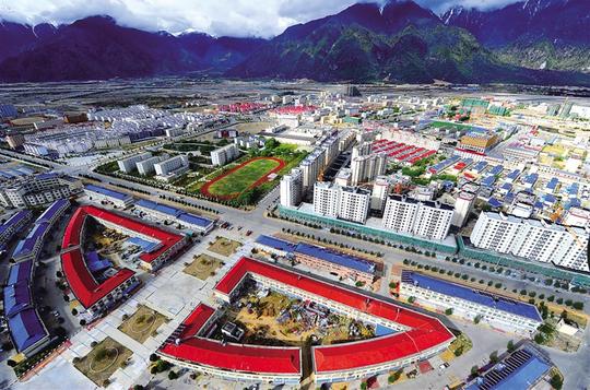 2015年,林芝市新区全景.记者旦增西旦摄