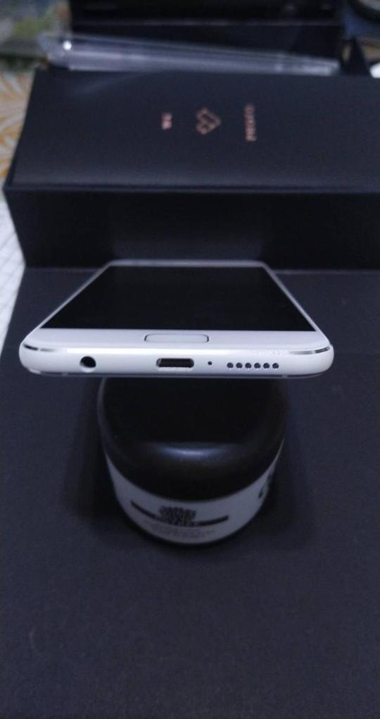 华硕zenfone4pro手机开箱测评直播，冷门手机你无法想象