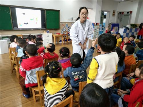 阳山中学:畅谈学习心得感悟锡流精神参观新农村建设洛社高中惠山区