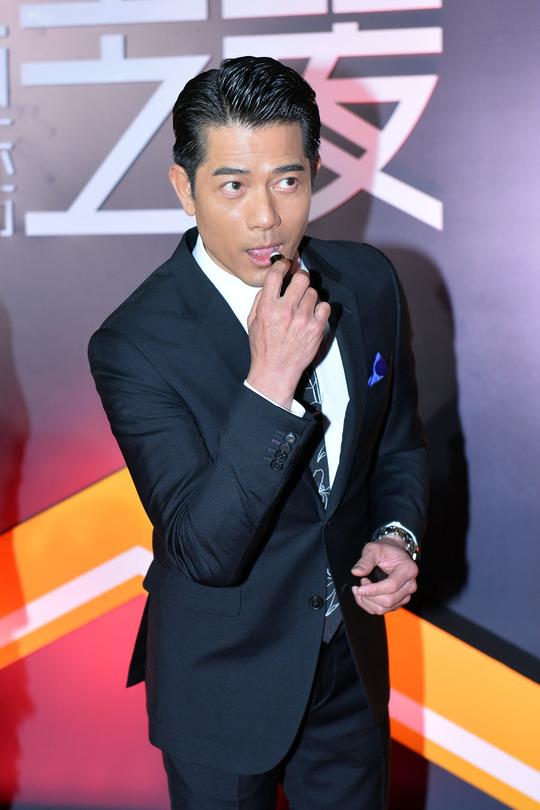 郭富城《全球通缉令》演警察拍戏之余不忘做生意