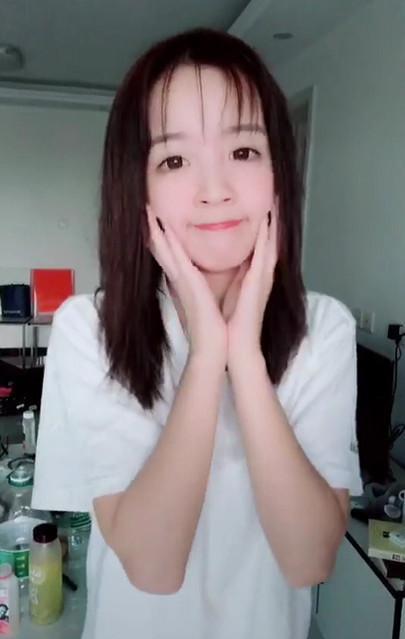 抖音女神莉哥也是照骗?没开美颜的她长这样