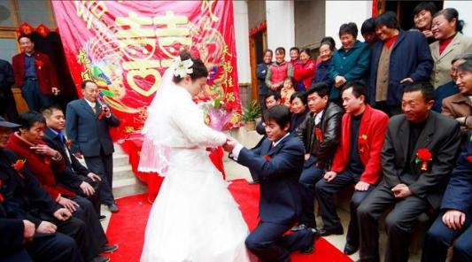 婆家做生意向我娘家借钱无意听到婆婆和丈夫对话俺提出离婚