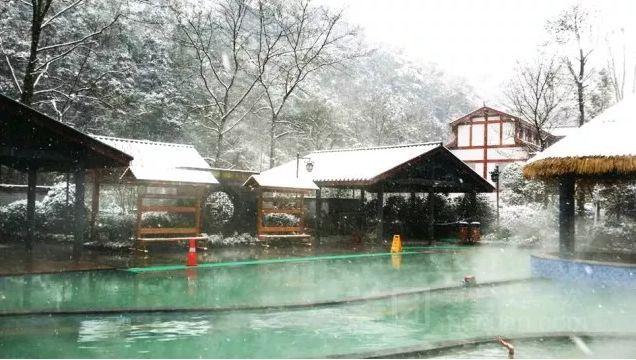 冬天可以带宝宝去泡温泉吗