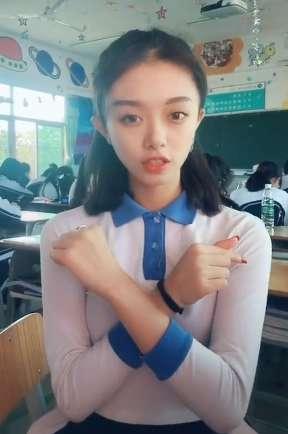 抖音佛系少女手势舞怎么拍慢动作分解视频教