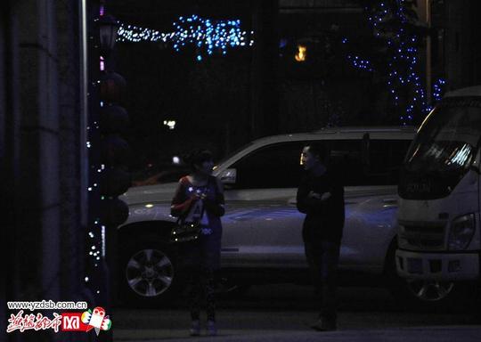 酒托女借美色诱使高消费记者暗访实拍(组图)