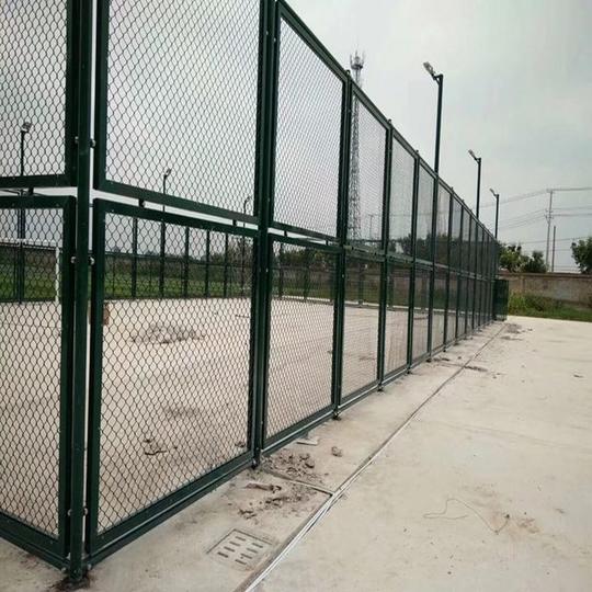 冬季低温环境下,地坪漆固化时间变长,所以施工工序之间的时间间隔
