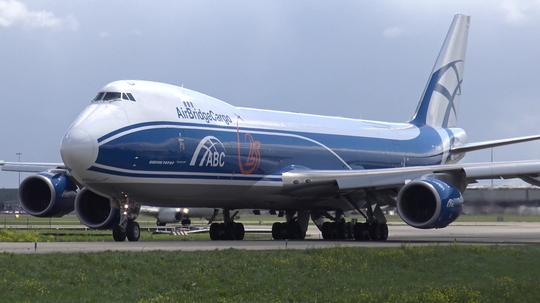 4k飞机起飞降落_3840x2160_高清视频素材下载(编号:)