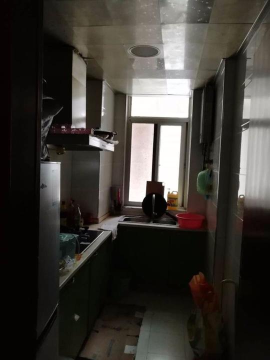 合汇景苑房间