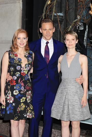 乖腿张开搞笑嘚瑟表情图片