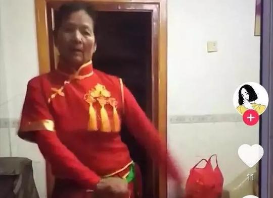 奶奶说：不玩抖音的人都是土包子