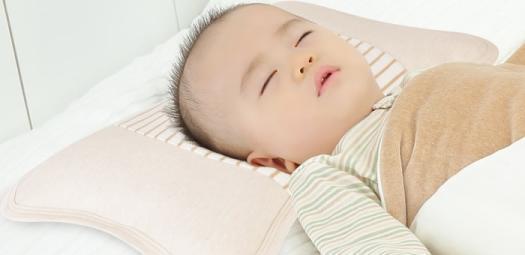 刚出生的小孩多久可以用枕头