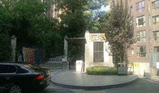 小区正门入口