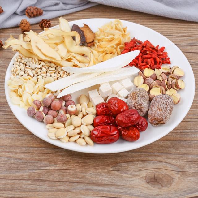 宝宝煲汤放中药材合适吗