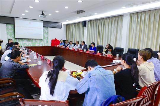 福建师范大学协和学院新闻网-院领导带领学生创业团队