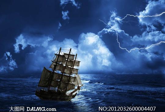 狂风暴雨中航行的帆船摄影图片-大图网素材daimg.com