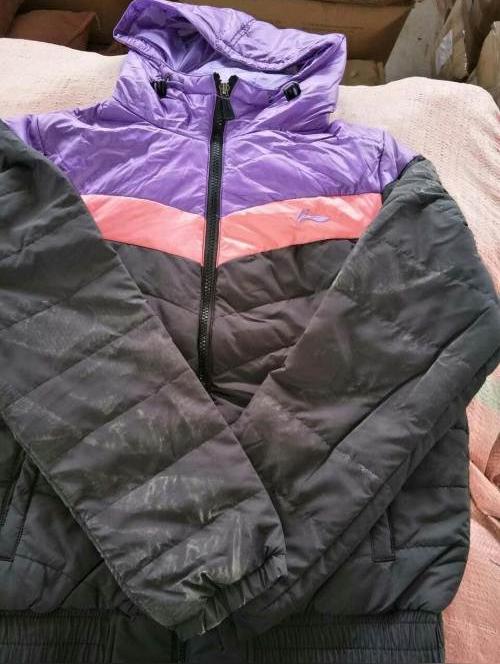 大连服装库存尾货批发