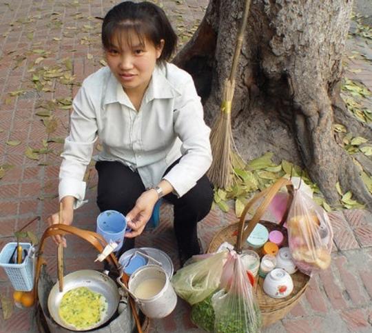 看越南农村奇特习俗,女人外出卖货挣钱