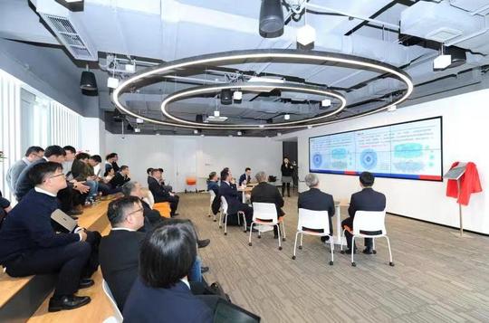数字化技术引领推进智慧银行建设浦发银行杭州分行积极打造数字金融“浦发范式”