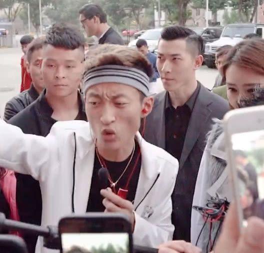 快手力捧神秘网红,不是祁天道而是他,直接用这种方式送礼物!