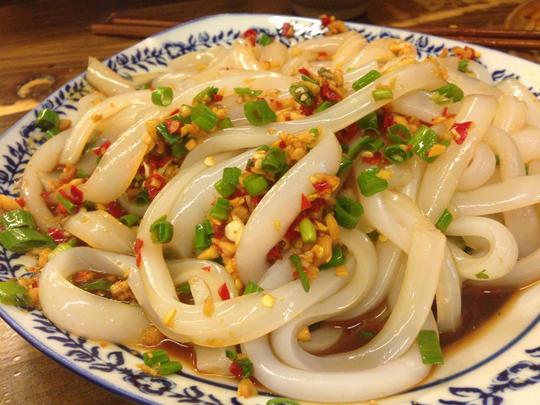 啖三花麻辣烫想吃火锅粉!