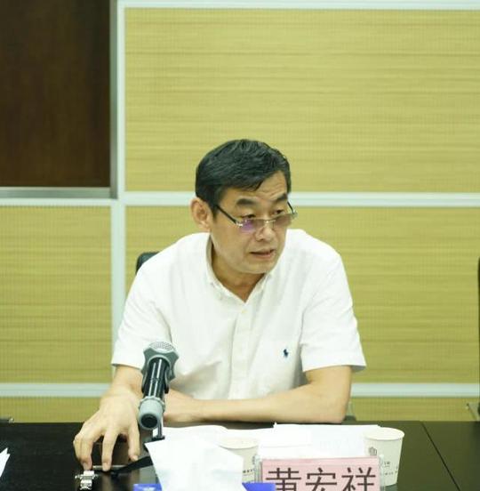 中国建设职工政研会副会长、工程设计行业分会会长、原中国建设科技集团党委书记、总裁黄宏祥