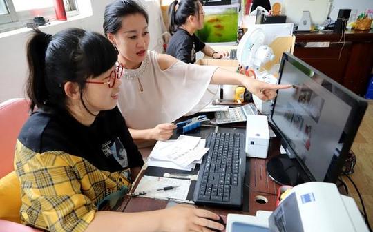 2020兼职创业最暴利赚钱项目，拼多多店群如何运营?干货分享