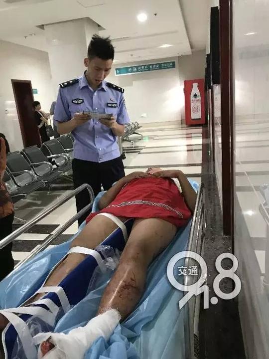 13岁女儿高速上被甩出车窗,翻滚4圈,父亲疯了似地跑过去视频惊心