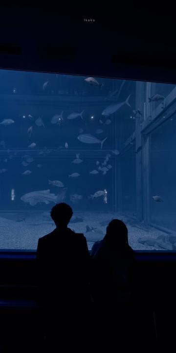 瑟瑟的情侣背景图