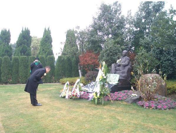 原神钟怎么解开（只唱一首歌火了一辈子）