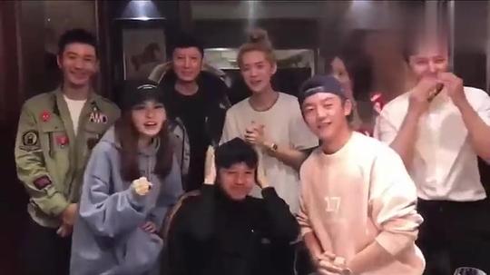 跑男团为王祖蓝送生日祝福，鹿晗关晓彤趁机高调秀了一把恩爱啊