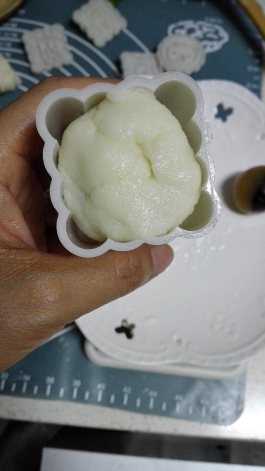 冰皮月饼的做法,冰皮月饼怎么做好吃,冰皮月饼的家常