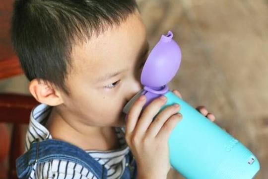 相信很多宝妈都一头雾水,今天,本教主带来了这款名叫gululugo的便携